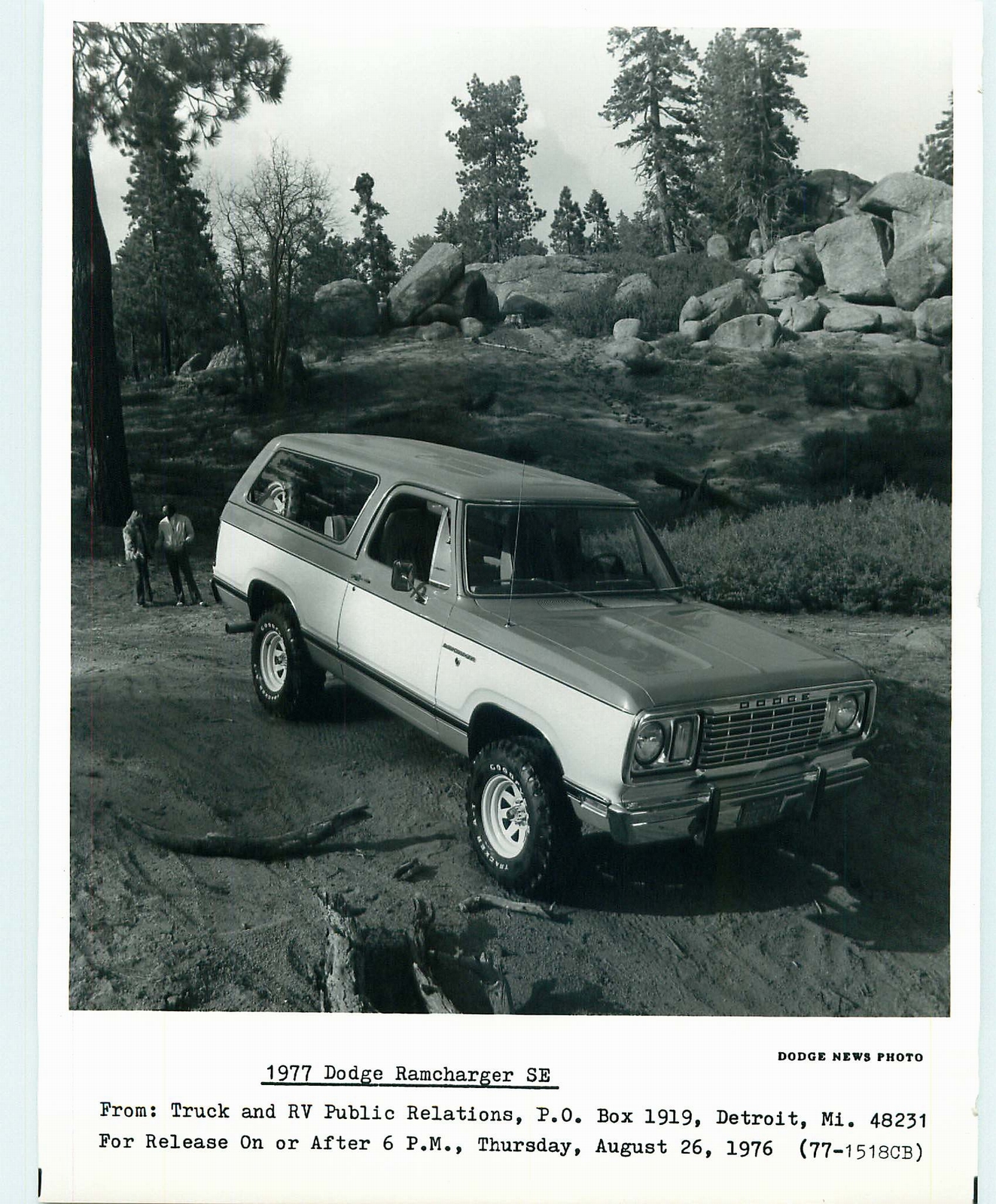 n_1977 Dodge Ramcharger PR Photo-19.jpg